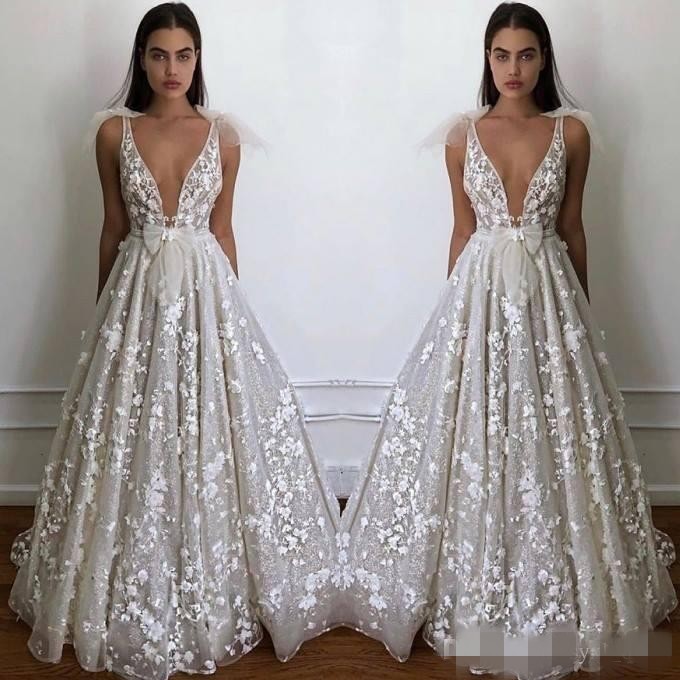 2020 Beach Dresses 3D Floral Applique Beaded Floor Length Custom Made Plunging V Neck Plus Size Tulle Wedding Gowns Vestido De Novia