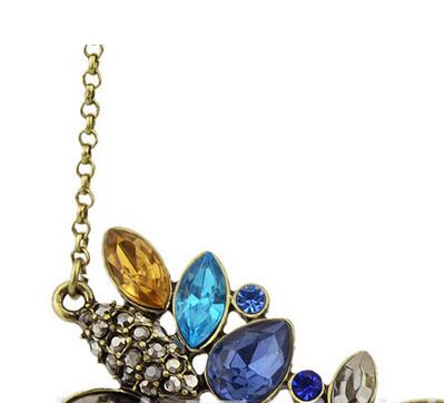 Fashion Colorful Rhinestone Boho Necklace for Women Antique Gold Plated Vintage Nature Stone Necklace Statement Jewelry for Lady Gift