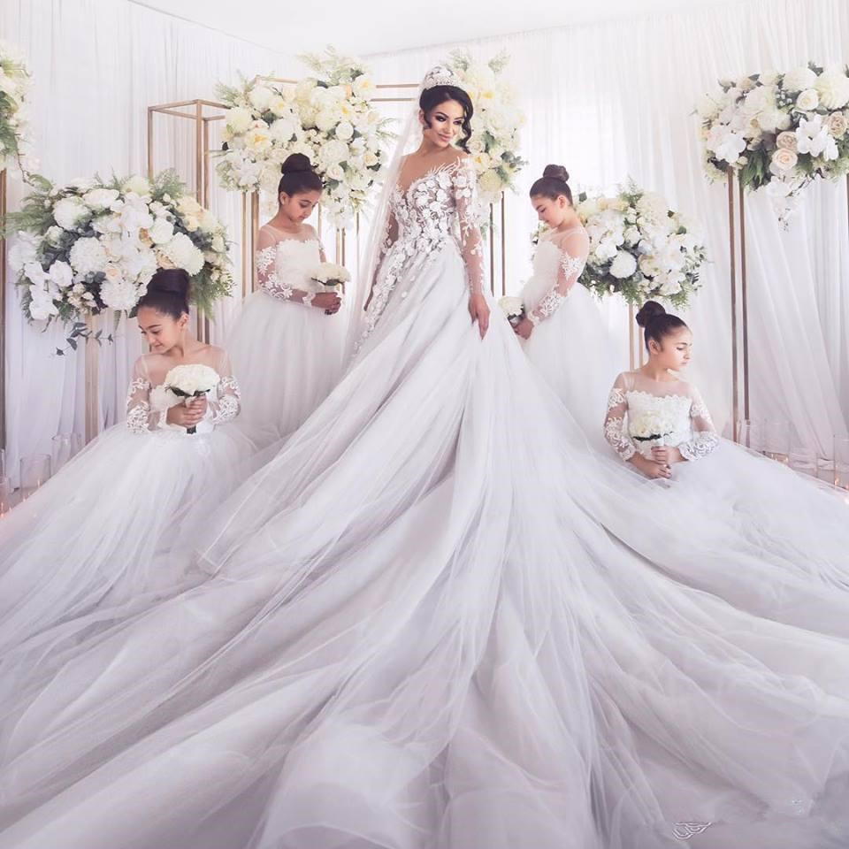 Vintage 2024 Long Sleeve Wedding Dresses Cathedral Train Lace 3D Floral Appliqued Beads Bridal Gowns Custom Made Plus Szie Wedding Gowns