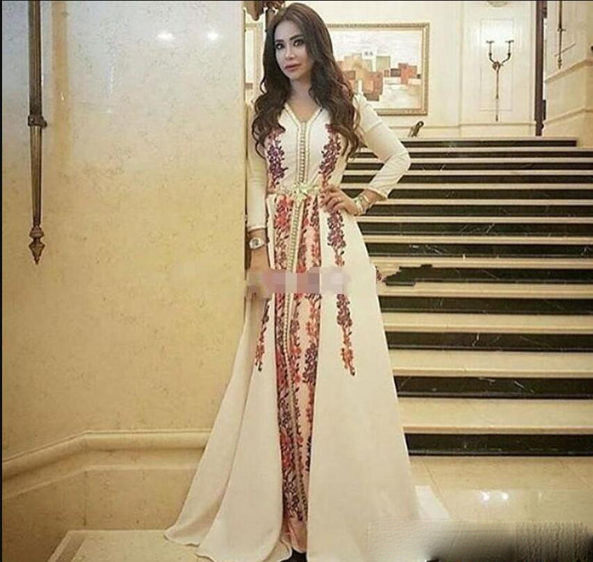 Evening Dresses Moroccan Caftan Kaftan Amazing Embroidery V-neck Occasion Prom Formal Gown Dubai Abaya Arabic Long Sleeve Prom Dresses