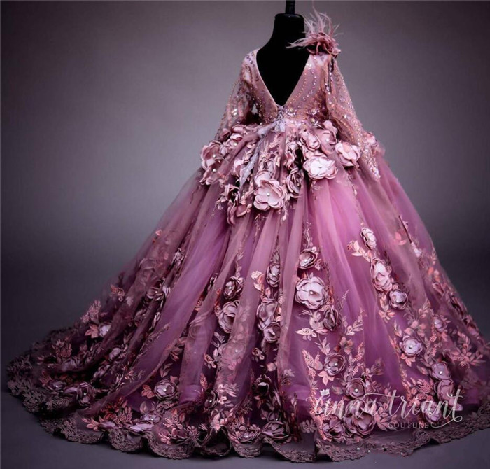2019 Plum 3D Floral Applique Ball Gown Girl Pageant Dresses Sheer Long Sleeve Appliques Floor Length Kids Toddler Pageant Gowns BC1952, White;blue
2019 Plum 3D Floral Applique Ball Gown Girl Pageant Dresses Sheer Long Sleeve Appliques Floor Length Kids Toddler Pageant Gowns BC1952, White;blue