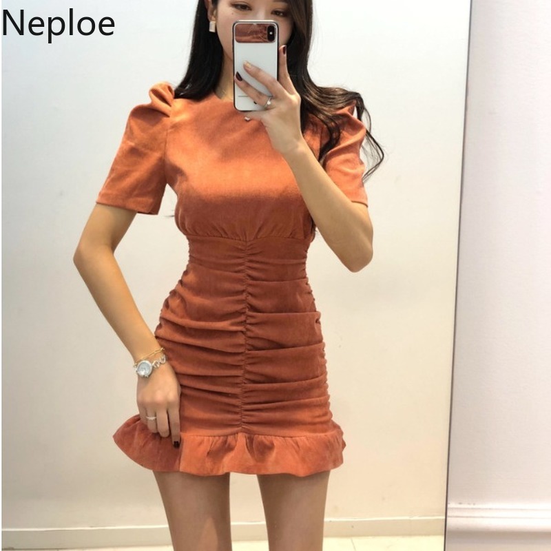 Neploe Corduroy Dress Women Spring 2020 Solid O Neck Short Puff Sleeve Vestidos Fashion Casual Pleated Female Dresses 1A590, Orange
Neploe Corduroy Dress Women Spring 2020 Solid O Neck Short Puff Sleeve Vestidos Fashion Casual Pleated Female Dresses 1A590, Orange