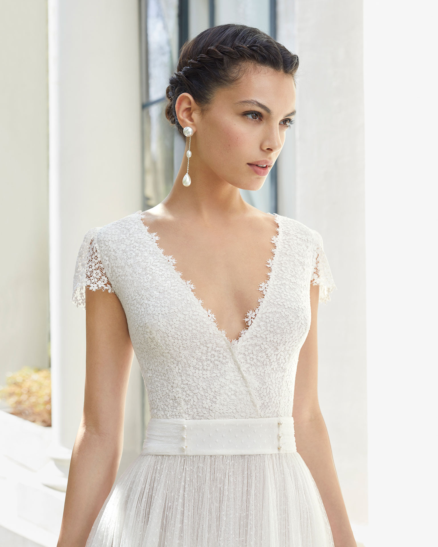 2019 Gali Karten Beach Wedding Dresses A Line Lace Appliqued V Neck Short Sleeve Tulle Bohemian Wedding Dress Boho Backless Bridal Gowns