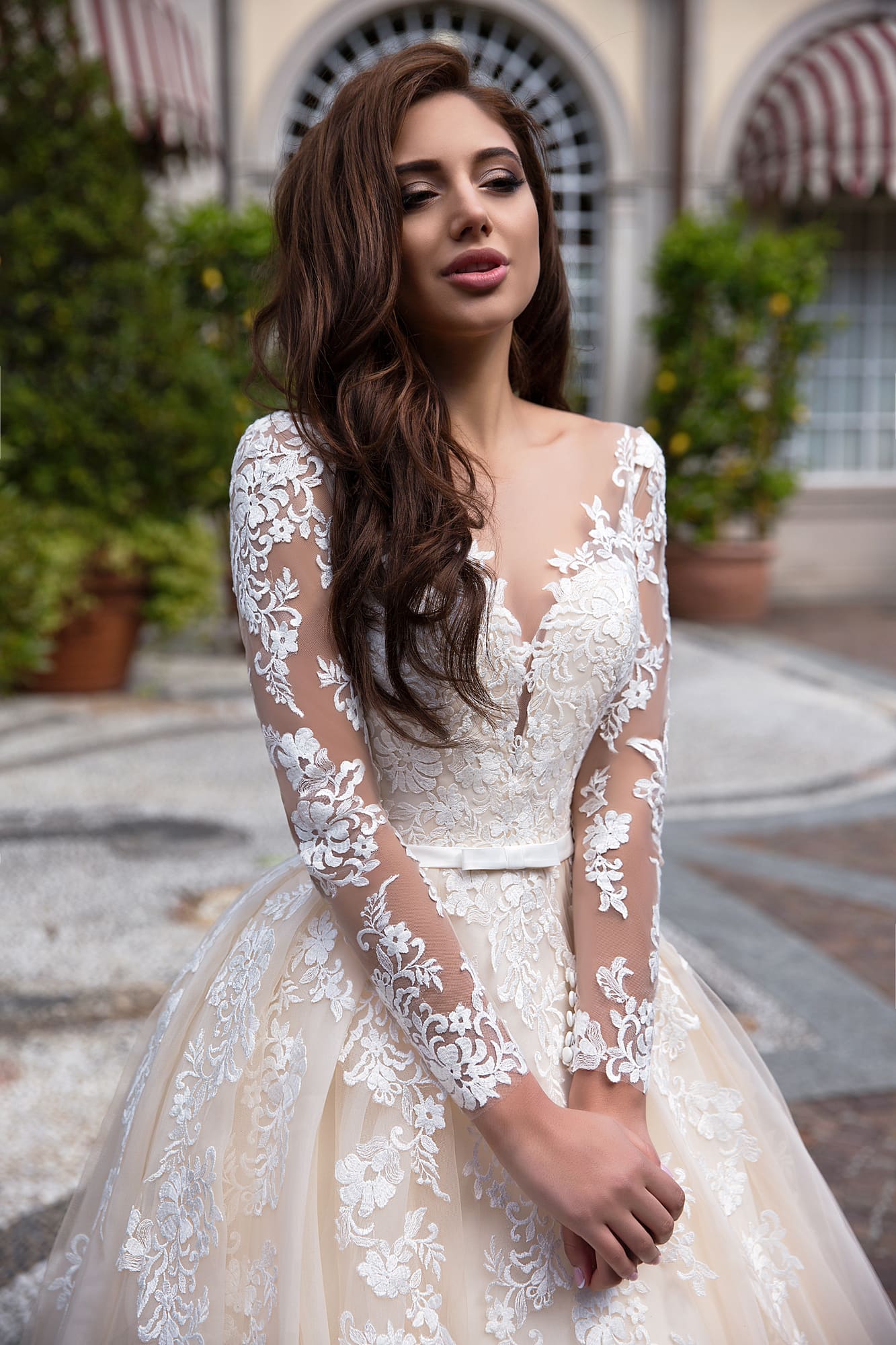 gorgeous lussano a line long sleeve wedding dresses plunging neck lace applique sweep train bridal gowns beach robe de marie