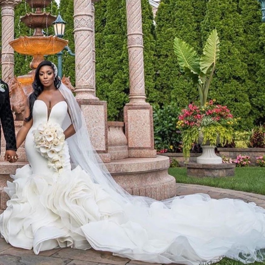 Tiered Mermaid Fabulous Wedding Dresses Deep V Neck Bridal Gowns Cathedral Train Tulle Trumpet Robe De Marie