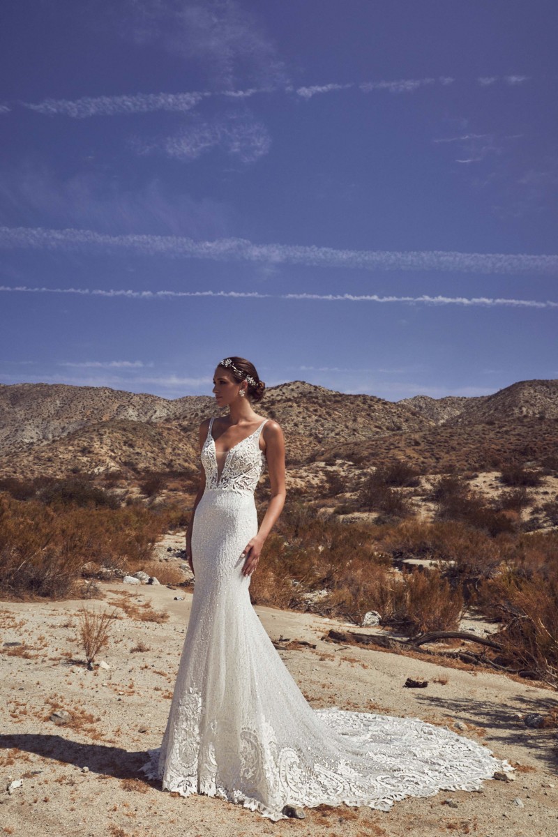 2020 Glamorous Mermaid Wedding Dresses Scoop Backless Beads Appliques Lace Wedding Dresses Court Train Bridal Gowns