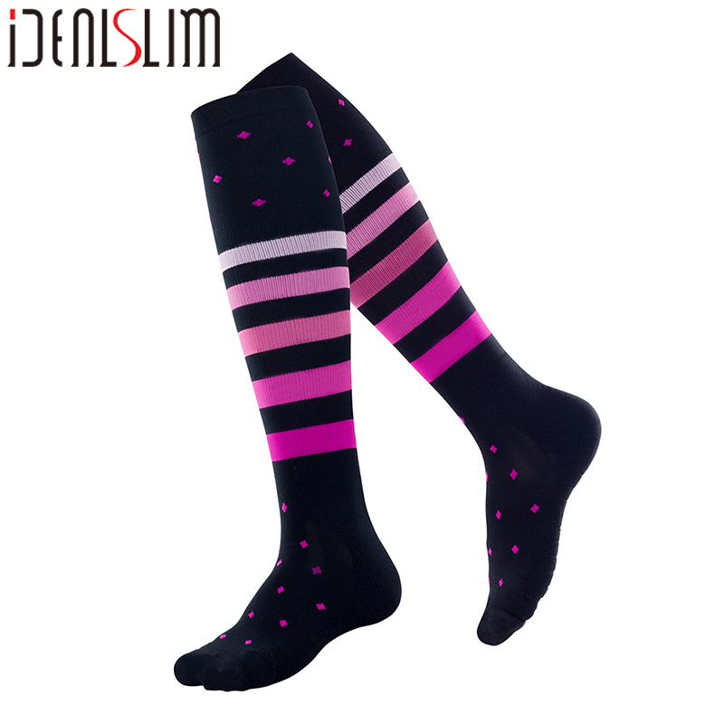 IDEALSLIM Marathon Socks Men Sports Trekking Basketball Hiking Socks sports Running for Gym Fitness Tennis, Black-purpple stripe
IDEALSLIM Marathon Socks Men Sports Trekking Basketball Hiking Socks sports Running for Gym Fitness Tennis, Black-purpple stripe
