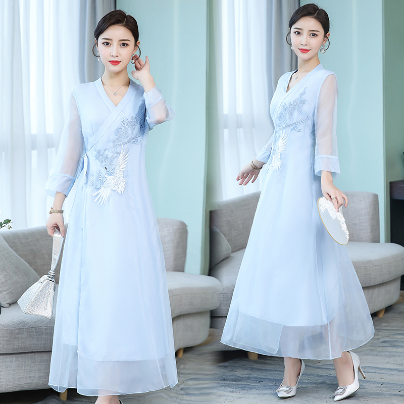 Asia & Pacific Islands Garment embroidered modern Women kaftans Gown New national Style Robe long Dress Novelty ethnic Performance Clothing