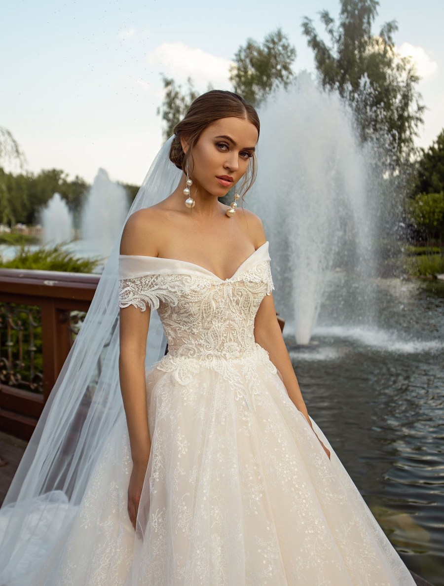 Glitter Ball Gown Wedding Dresses Off Shoulder Luxury Sequins Lace Appliques Bridal Gowns Plus Size Beach Wedding Dress robes de mariée