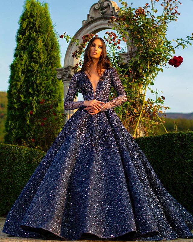 2020 Bling Evening Dresses V Neck Beaded Sequins Long Sleeves Lumbar Prom Dress Ruffle Sweep Train Custom Made Formal Party Gown