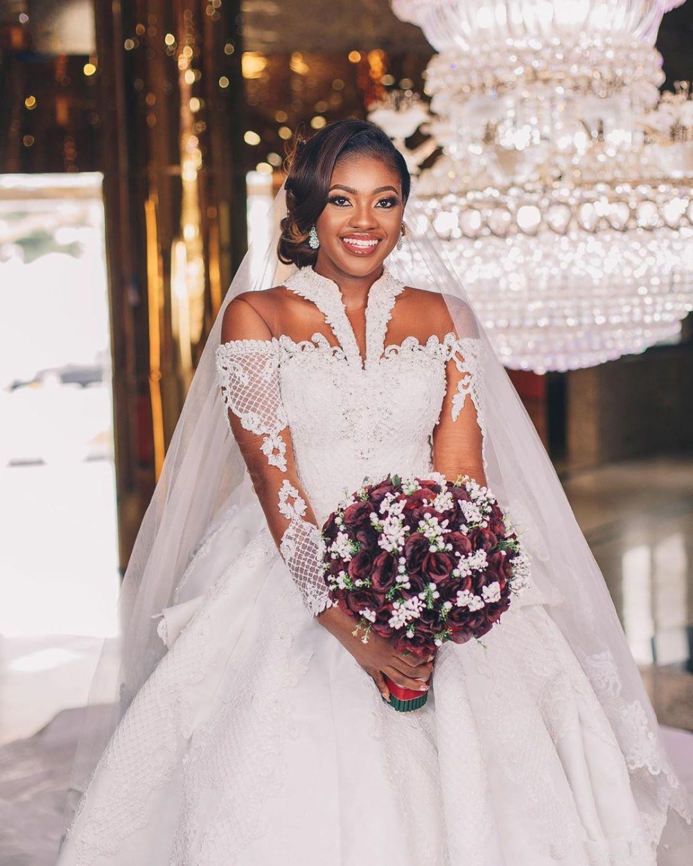 Lace Long Amazing Sleeves Beaded Wedding Dresses Sheer Off The Shoulder Appliqued Bridal Gowns A Line Court Train Tulle Robe De Marie