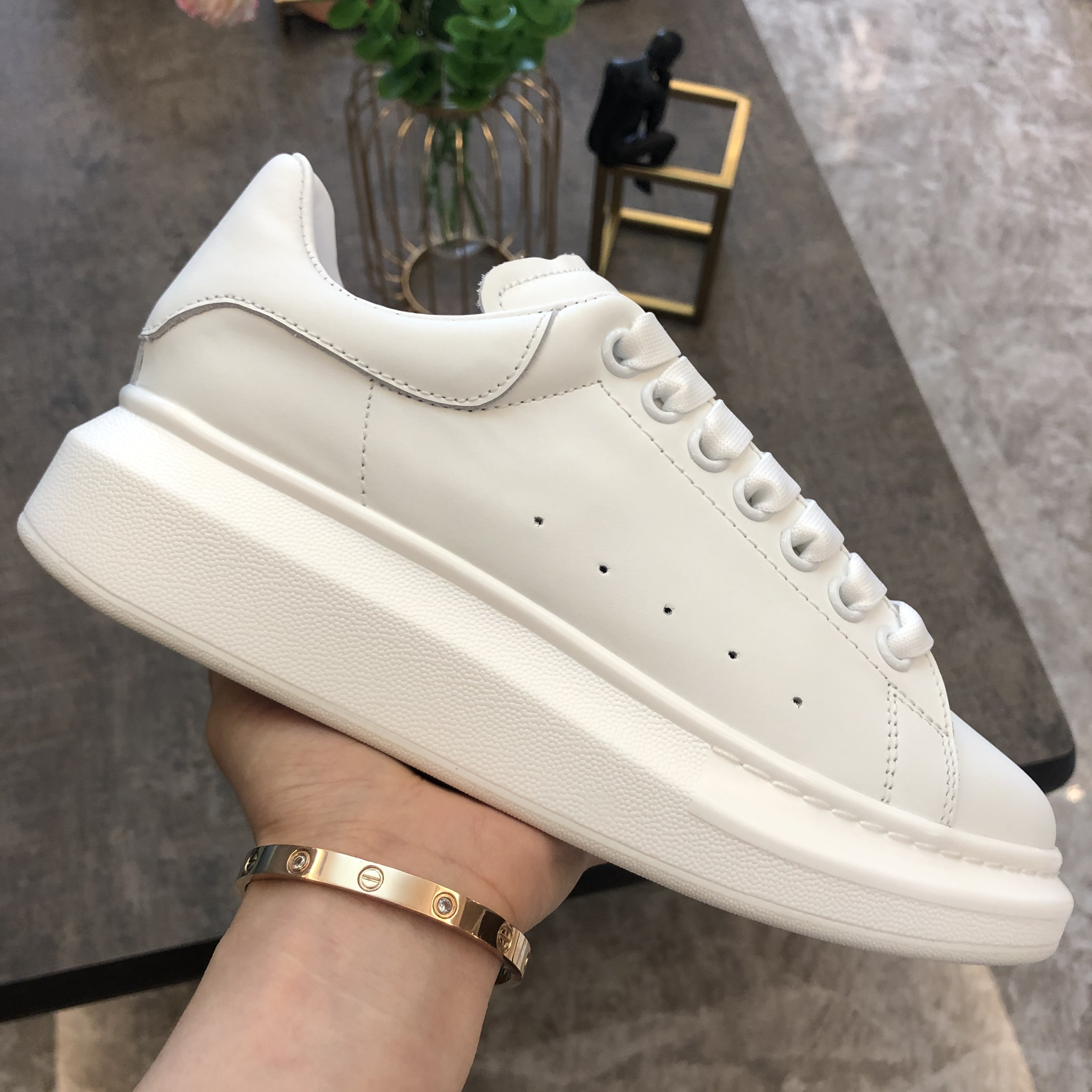 Top Quality Shoes Womens Mens trainers White Leather Platform Shoes Flat Casual Party Wedding Shoes Suede Running scarpe, Color-02
Top Quality Shoes Womens Mens trainers White Leather Platform Shoes Flat Casual Party Wedding Shoes Suede Running scarpe, Color-02