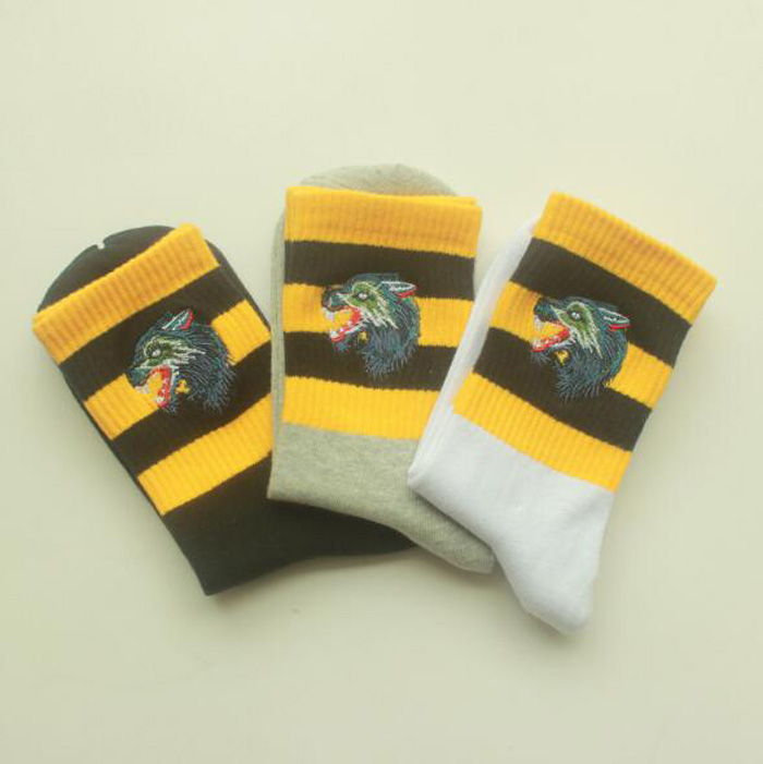 1PAIR=2PCS Cotton Women And Mens Socks Fashion Wolf Man Long Sport Female Sock Casual Warm Adult Sweat Socks Gift Socks, Gray
1PAIR=2PCS Cotton Women And Mens Socks Fashion Wolf Man Long Sport Female Sock Casual Warm Adult Sweat Socks Gift Socks, Gray