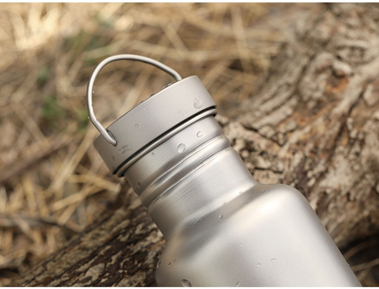 Excellent titanium products for the outdoors man,this is a sustainable bottle for camping outdoors to enjoy extra water and beverages
Excellent titanium products for the outdoors man,this is a sustainable bottle for camping outdoors to enjoy extra water and beverages