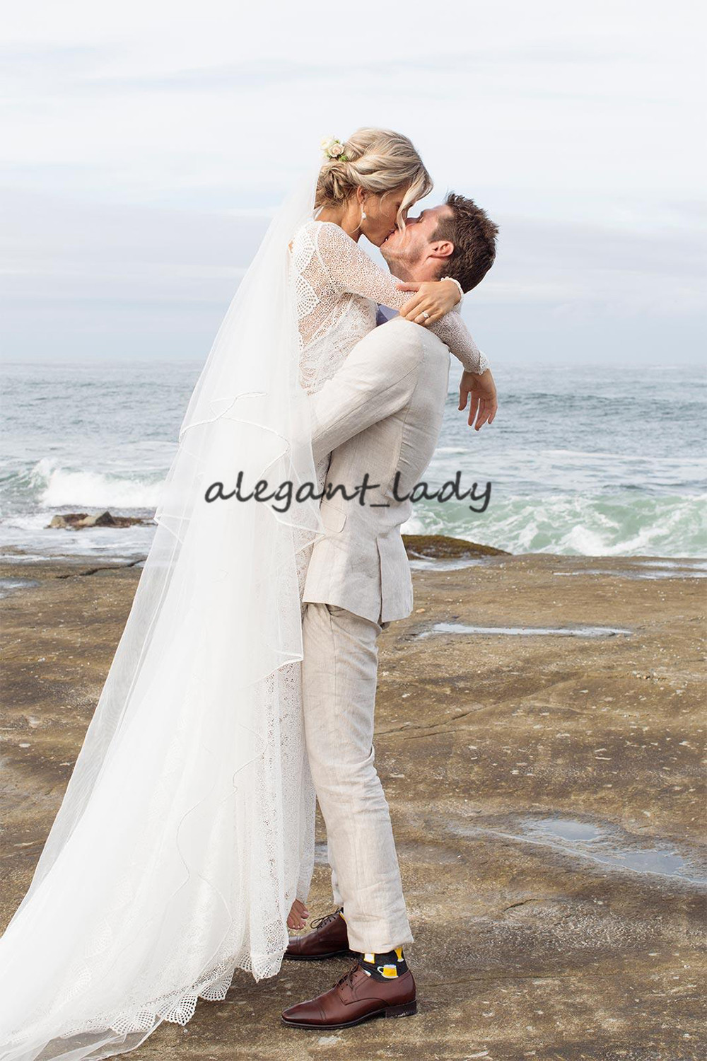 Front Slit Chic Style Bridal Gowns with Long Sleeve 2019 V-neck Vintage Crochet Cotton Lace Bohemian Country Bridal Wedding Dresses