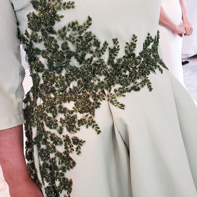 2020 Green Mother Of The Bridal Dresses 1/2 Long Sleeve Appliques Sequins Plus Size Prom Dress High Low Wedding Guest Dress