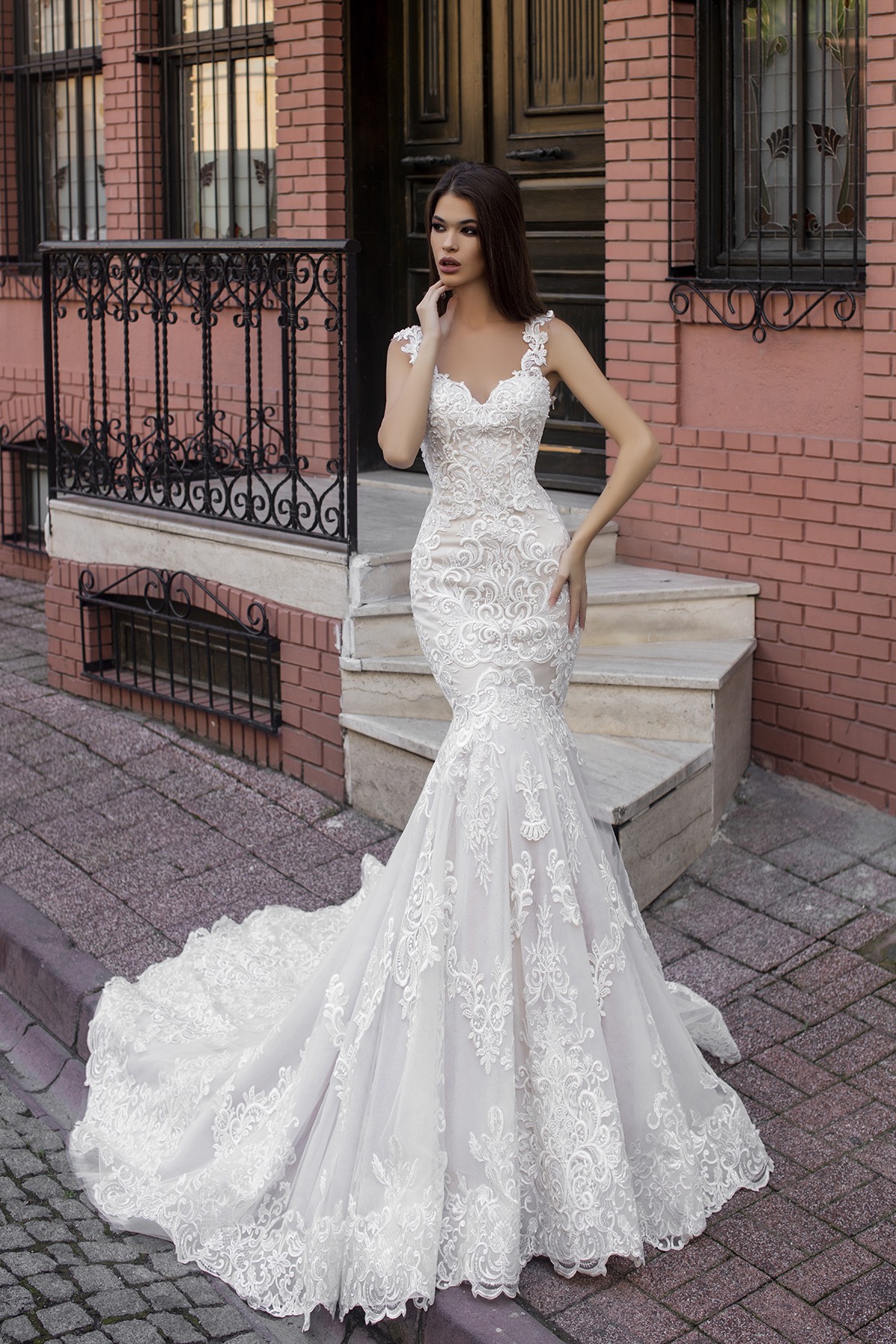 Gorgeous Mermaid Dresses Lace Applique Sexy Back Sweep Train Country Wedding Dress Custom Made Illusion Plus Size Bridal Gowns