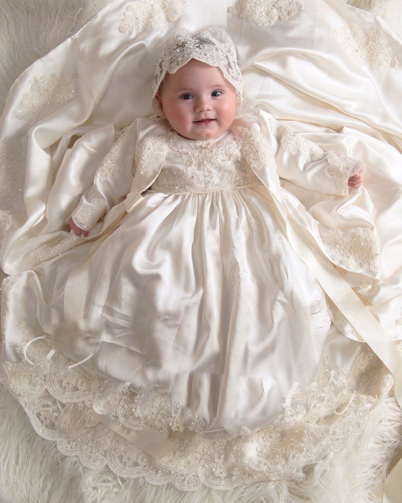 2019 New First Communication Dress Short Sleeve Christening Gowns For Baby Girls Lace Appliqued Beads Pearls Baptism Dresses With Bonnet