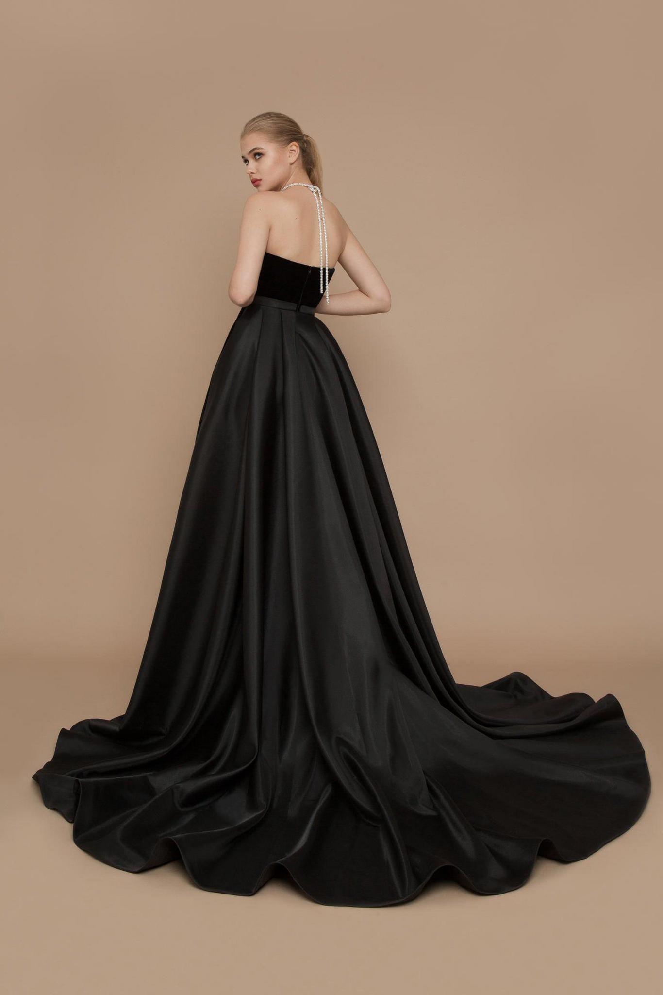 Riccasposa Black Satin Evening Dresses Sweetheart Neck Front Split Prom Gowns Sweep Train Backless Formal Party Gowns