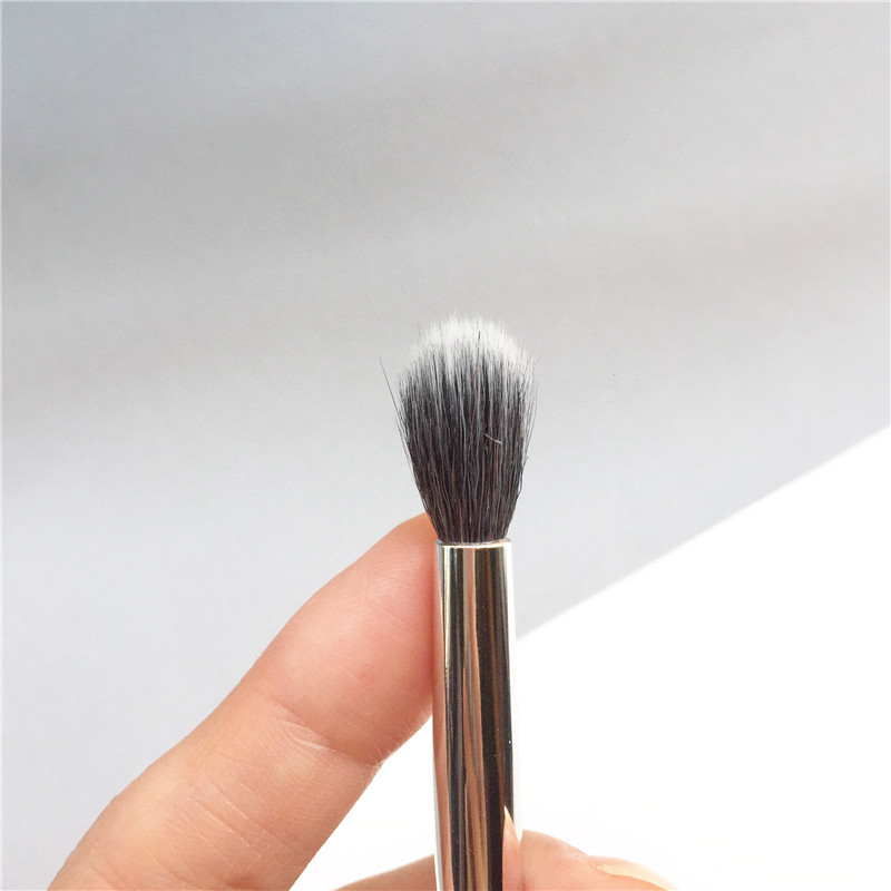 Duo Fibre Tapered Blending Brush 286 - Very-Soft Bristle Eyeshadow blending Highlighting Brush - Beauty Makeup Blender Tools
