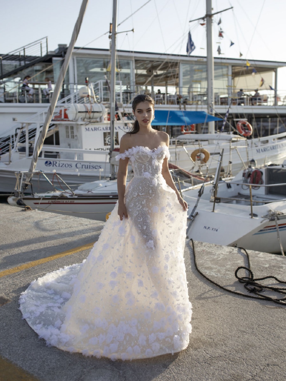 Spring Lian Rokman Beach Bohemian Wedding Dresses Off Shoulder 3D Flower Appliques Garden Bridal Gowns Boho Sparkly Sequins Wedding Dress