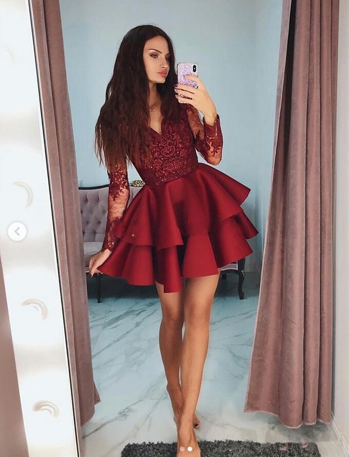 Tiered Ruffles Burgundy Satin Short Prom Dresses 2022 Modest Sheer Long Sleeves Formal Party Gowns Appliques Lace 8th Grade Homecoming Dress