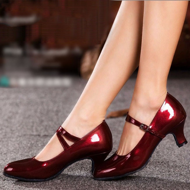 Patent leather women kitten heel shoes Latin waltz dancing ladies dress shoes 5.5 cm heel silver wine red
Patent leather women kitten heel shoes Latin waltz dancing ladies dress shoes 5.5 cm heel silver wine red