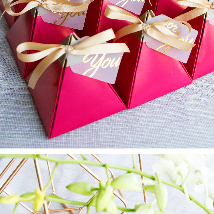 rose red wedding Favor Holders candy boxes Triangle shape gold stamp candy box Bridal presents 10 pcs European weddings Supplies thanks Gift Chocolate