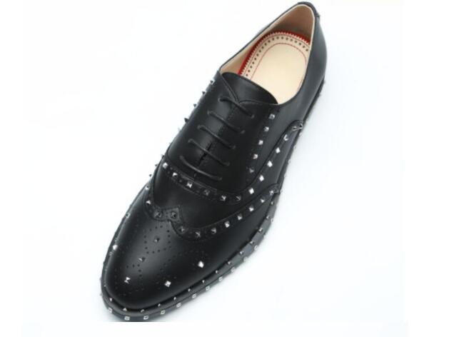 new fashion flat rivets black leather men dress shoes round toe lace-up party/wedding business brogue shoes
new fashion flat rivets black leather men dress shoes round toe lace-up party/wedding business brogue shoes