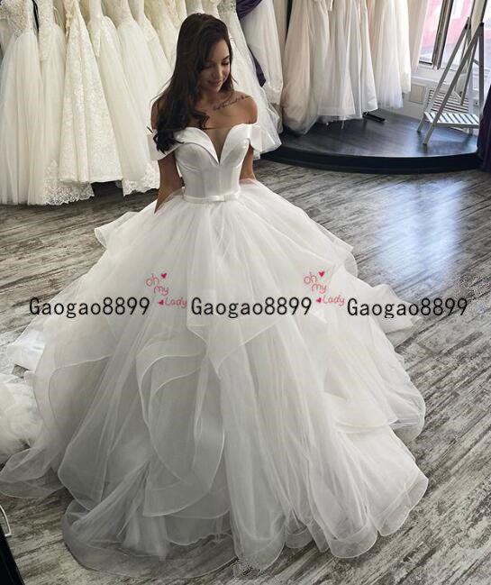 2020 Off the Shoulder Cascading Ruffles Tulle stain Bridal Gowns Luxurious Ball Gown Princess Lace Wedding Dresses, Dark navy
2020 Off the Shoulder Cascading Ruffles Tulle stain Bridal Gowns Luxurious Ball Gown Princess Lace Wedding Dresses, Dark navy