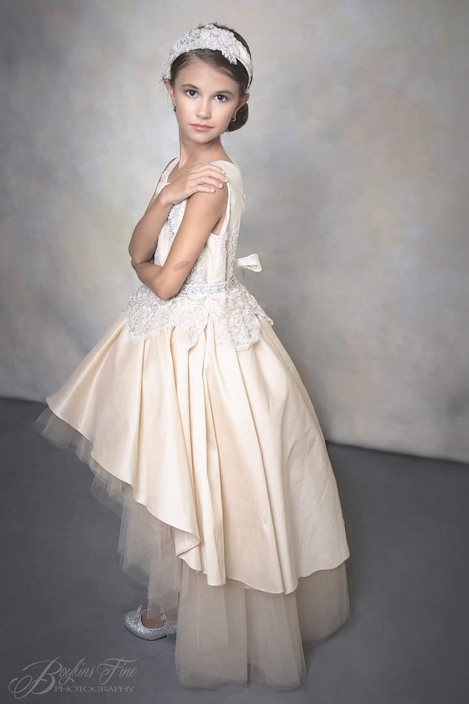 Vintage High Low Flower Girls Dresses For Weddings Pearls A Line Satin Princess Dress For little Girl Sleeveless Champagne Pageant Gowns