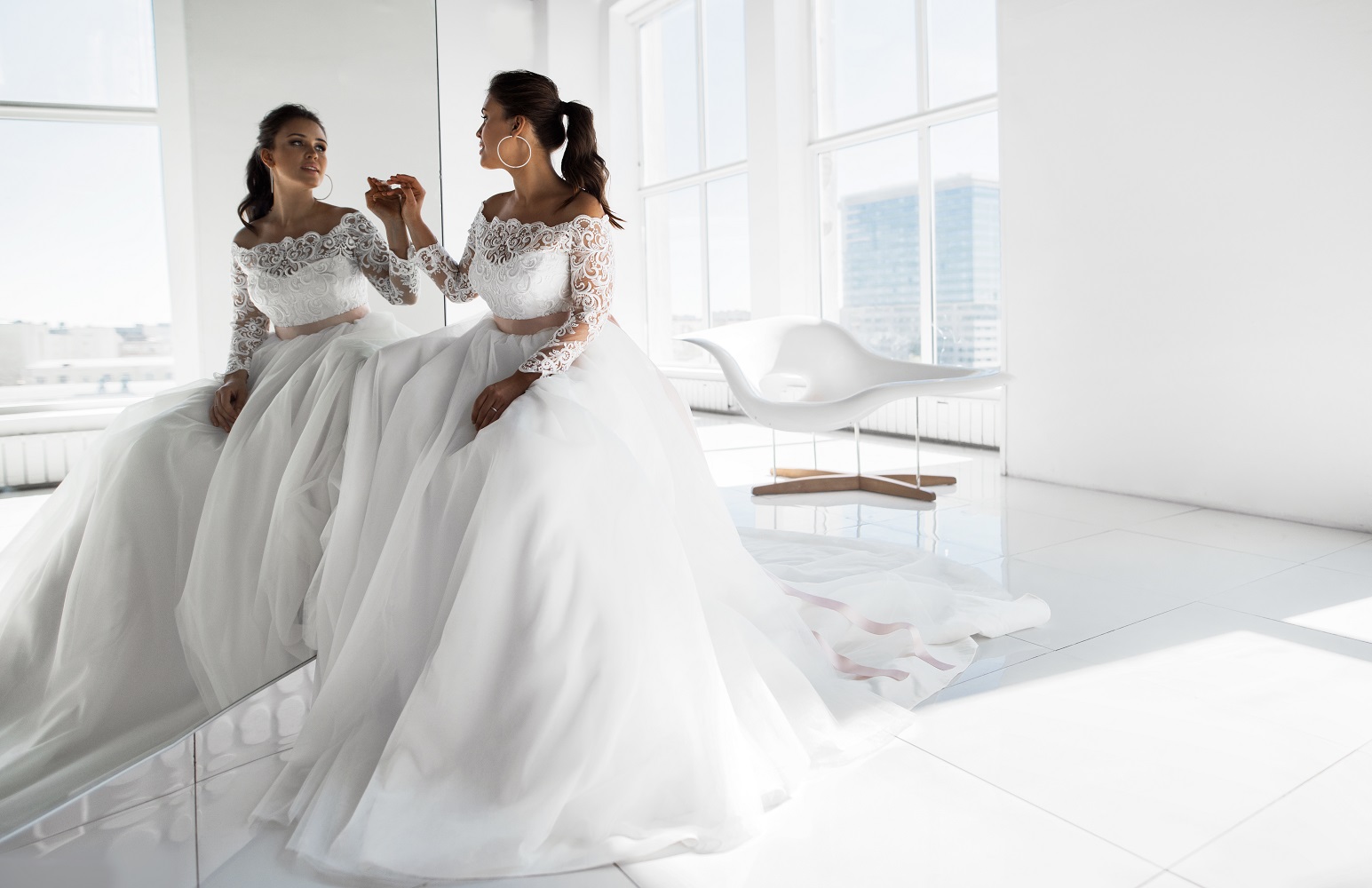 2019 Elegant Plus Size Wedding Dresses Off The Shoulder Lace Appliqued Sash Long Sleeve Wedding Dress A Line Sweep Train Boho Bridal Gowns