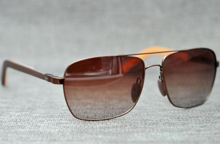 Fashion Style Car Driving Buffalo Horn Outdoor MauJm 326 Sunglasses Men Women Polarized Sunglass Super Light With Box Case Cloth
Fashion Style Car Driving Buffalo Horn Outdoor MauJm 326 Sunglasses Men Women Polarized Sunglass Super Light With Box Case Cloth