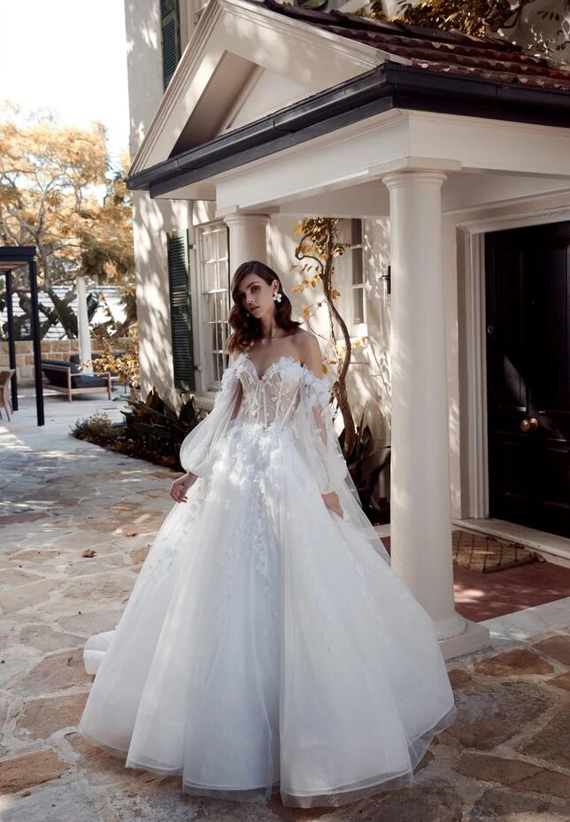 Lace Bohemian Dresses Off The Shoulder 3D Ral Appliqued A E Long Sleeve Bridal Gowns Sweep Train Boho Wedding Dress 1102