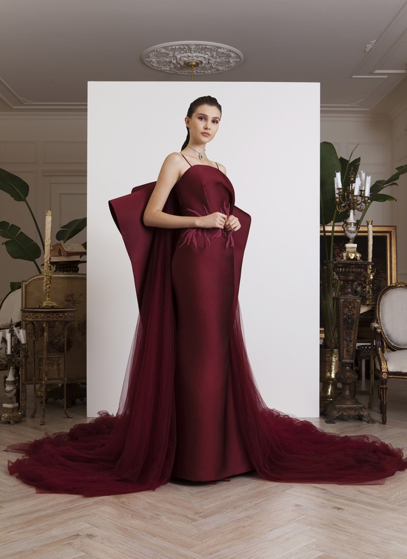 Azzi Osta 2019 Burgundy Evening Dress Spaghetti Strap Lace Appliqued Prom Gowns Back Designer Formal Dress