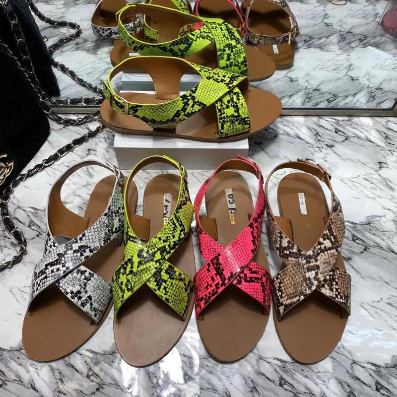 2020 sexy snakeskin new flat shoes explosion summer female sandals fashion slippers, Red
2020 sexy snakeskin new flat shoes explosion summer female sandals fashion slippers, Red