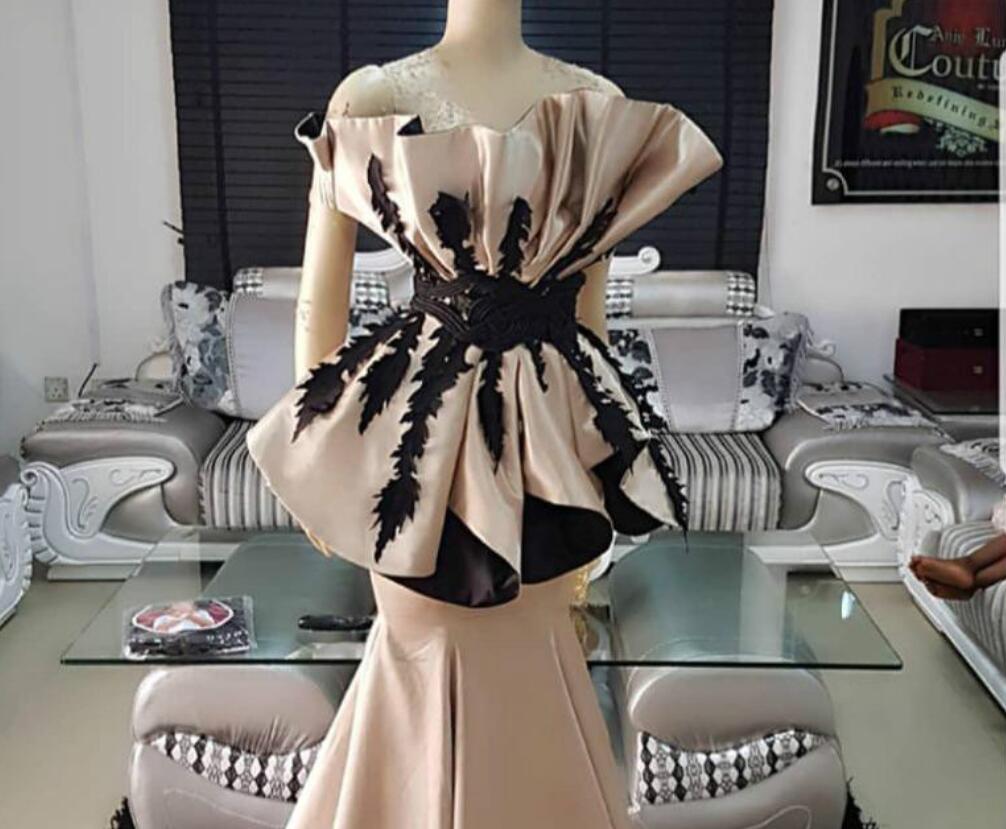 Arabic Off Shoulder Mermaid Prom Dresses Lace Appliques Peplum Formal Evening Dress Dresses Party Wear Custom Made Party Gowns