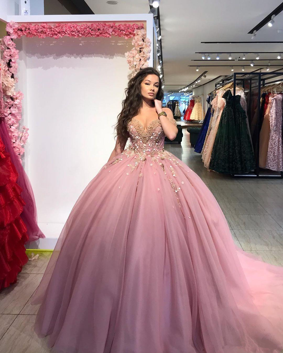 pink ball gown beaded prom dresses off the shoulder appliqued formal evening gowns 3d appliqued sweep train tulle quinceanera dress