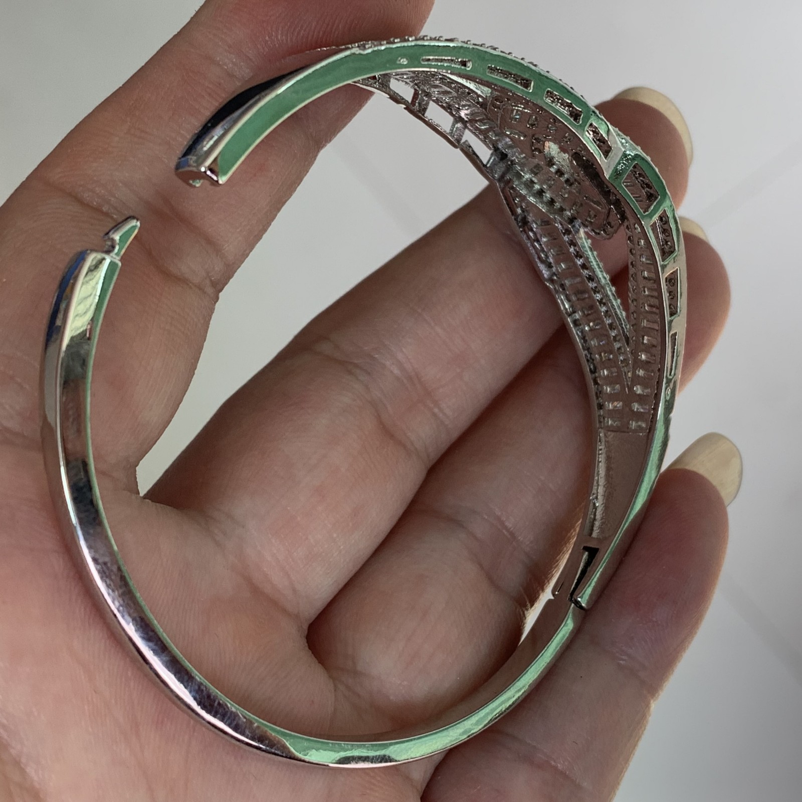 Sterg Sier Princess Cut White Topaz Cross Bangle Bracelet for Women