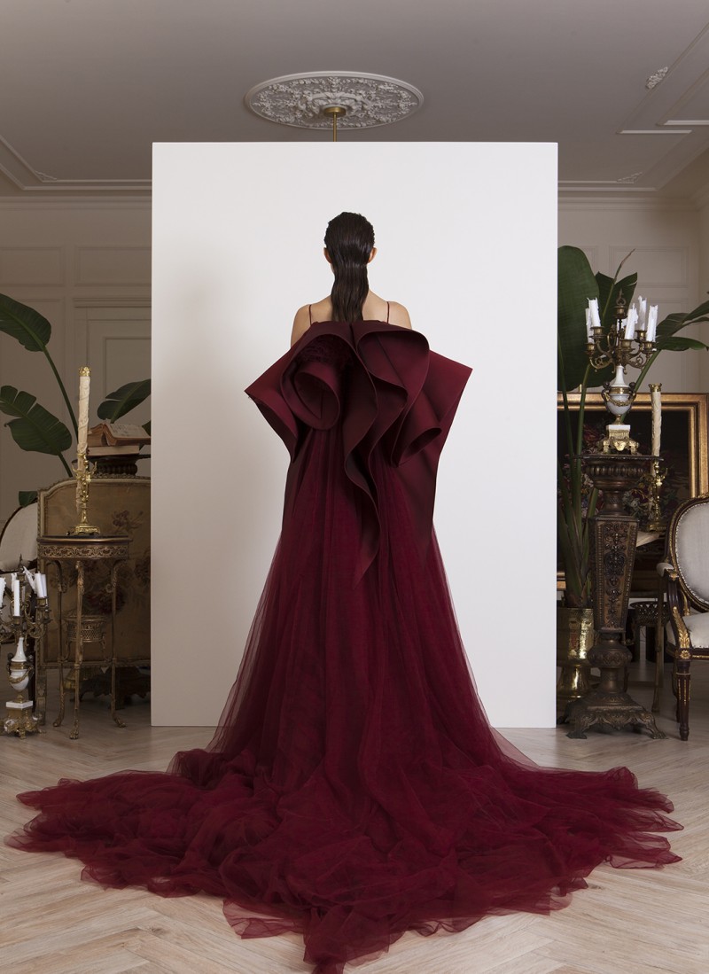 Azzi Osta 2019 Burgundy Evening Dress Spaghetti Strap Lace Appliqued Prom Gowns Back Designer Formal Dress
