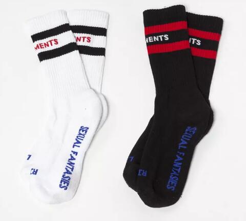 VETEMENTS stockings off Black White vetements sport Socks Hip Hop Style Socks Letter mens designer Athletes stocking fear god
VETEMENTS stockings off Black White vetements sport Socks Hip Hop Style Socks Letter mens designer Athletes stocking fear god