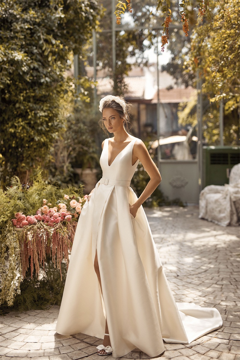 2020 Lihi Hod A Line Beach Wedding Dresses Short Sleeve V Neck Bridal Gowns Thigh High Slits Taffeta Backless Wedding Dress