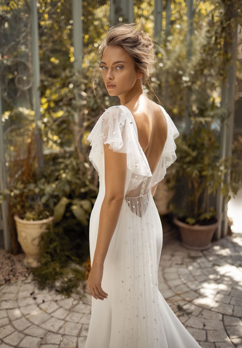 Hod Stylish Lihi Mermaid Backless Wedding Dresses Beaded V Neck Appliqued Beach Bridal Gowns Satin Sweep Train Trumpet Robe De Marie
