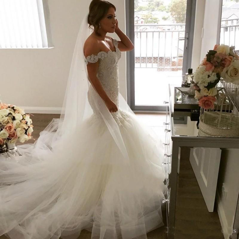 Off Shoulder Mermaid Wedding Dresses Long 3D Lace Appliques Low Back Sexy Wedding Dress Tulle Tiered Skirt Country Bridal Gowns