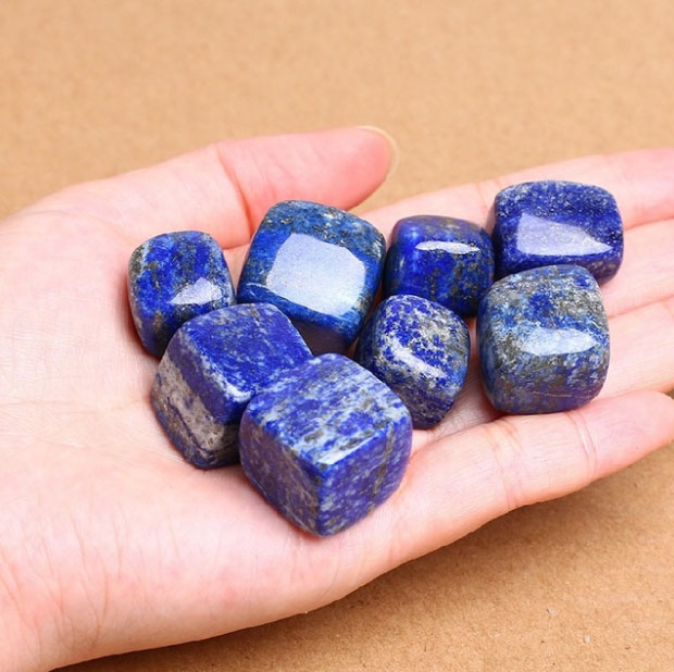 Natural lapis lazuli squar cube crystal Tumbled Stone Irregular small size beautiful gemstone good polished crystal healing
Natural lapis lazuli squar cube crystal Tumbled Stone Irregular small size beautiful gemstone good polished crystal healing