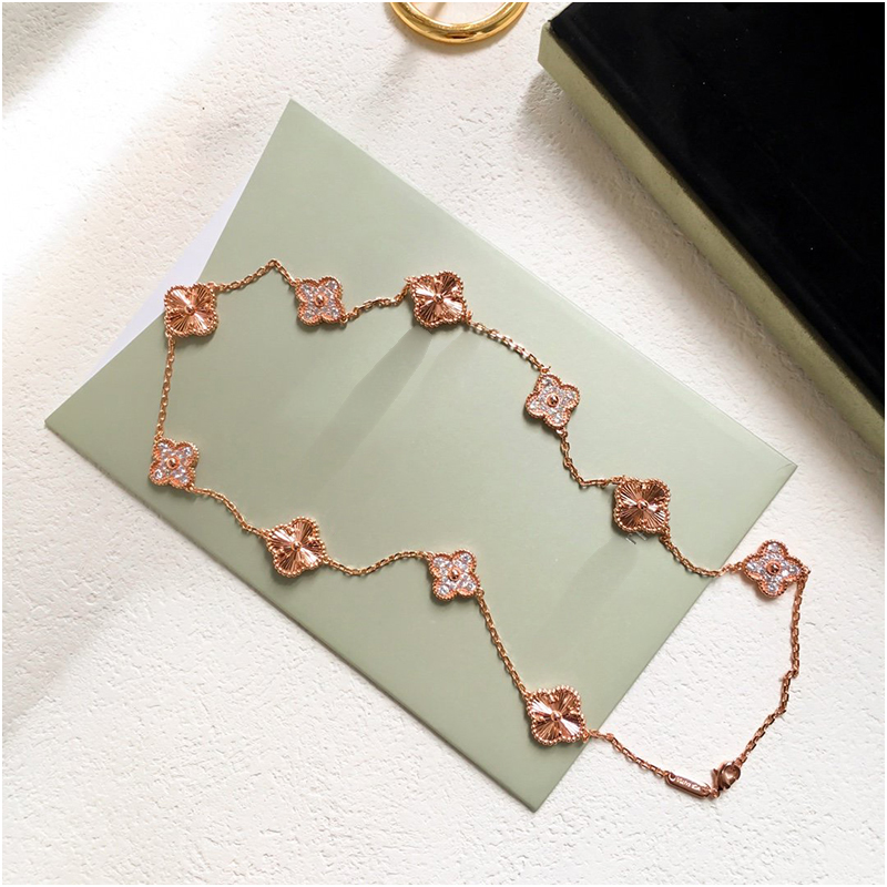 Fashion New Four Leaf Clover Zircon Gold Pendant LONG Necklace FOR WOMEN Brand Luxury Designer Jewelry for Women Wich Box Free Shipping
Fashion New Four Leaf Clover Zircon Gold Pendant LONG Necklace FOR WOMEN Brand Luxury Designer Jewelry for Women Wich Box Free Shipping