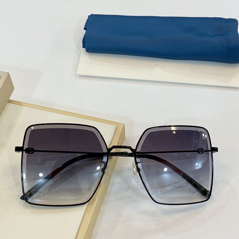 0860 sunglasses connected lens big size half frame with small Rivets sunglasses popular goggle top quality come with case, White;black
0860 sunglasses connected lens big size half frame with small Rivets sunglasses popular goggle top quality come with case, White;black
