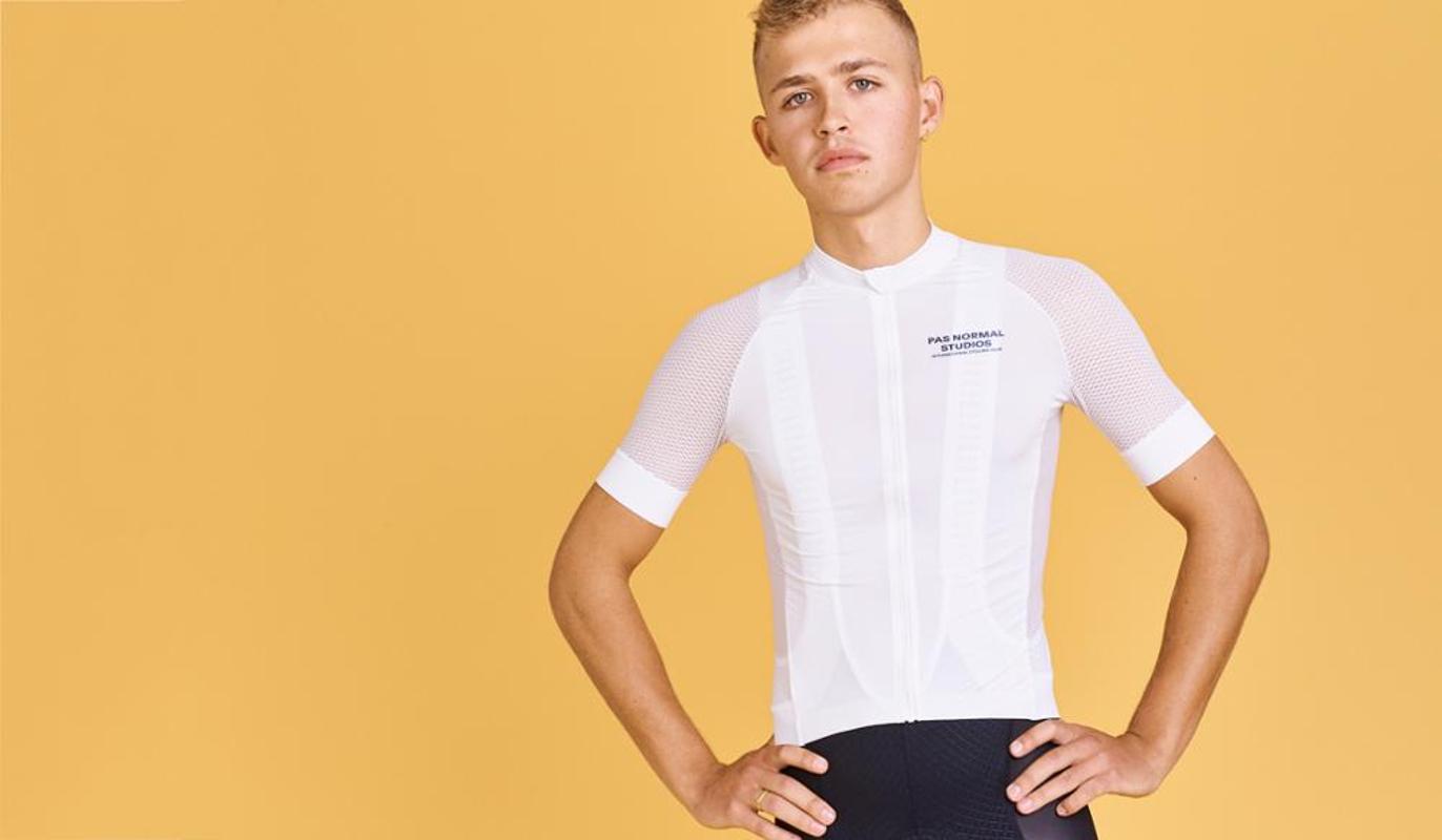 2020 NEWEST TOP QUALITY PRO TEAM LIGHTWEIGHT CYCLING JERSEY short sleeve spandex fabric Italy power band, Black
2020 NEWEST TOP QUALITY PRO TEAM LIGHTWEIGHT CYCLING JERSEY short sleeve spandex fabric Italy power band, Black