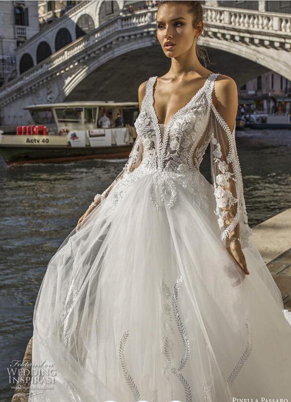 2019 Long Sleeve Wedding Dress Bridal Gowns V Neck Appliqued A Line Sexy Backless Boho Wedding Dress Sweep Train Plus Size Bridal Gowns