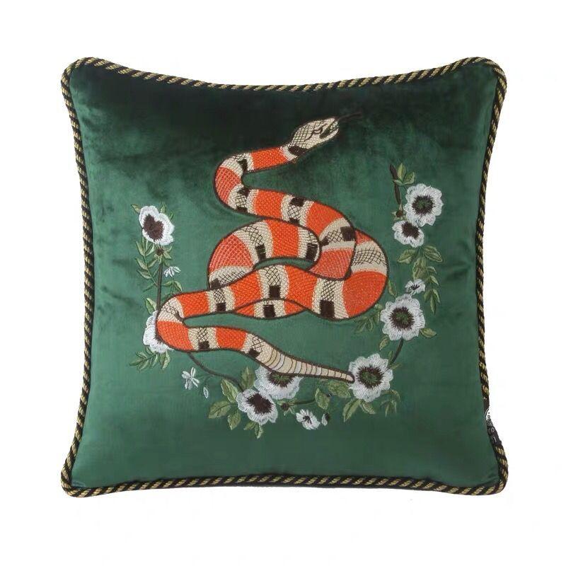 Luxury designer embroidery signboard G pillowcase cushion cover 45*45cm and 30*50cm Home and car decoration waist pillowcase new arrive, As pic
Luxury designer embroidery signboard G pillowcase cushion cover 45*45cm and 30*50cm Home and car decoration waist pillowcase new arrive, As pic